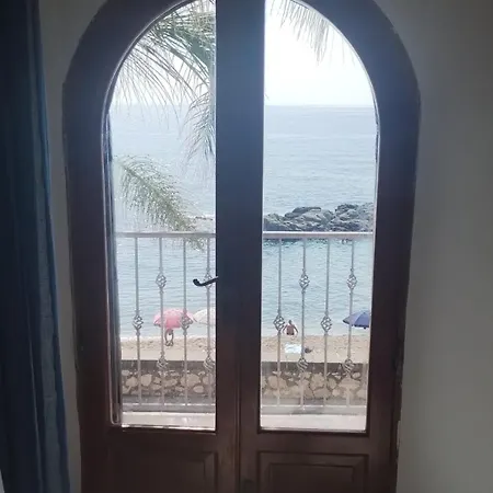 & Sea * Giardini-Naxos